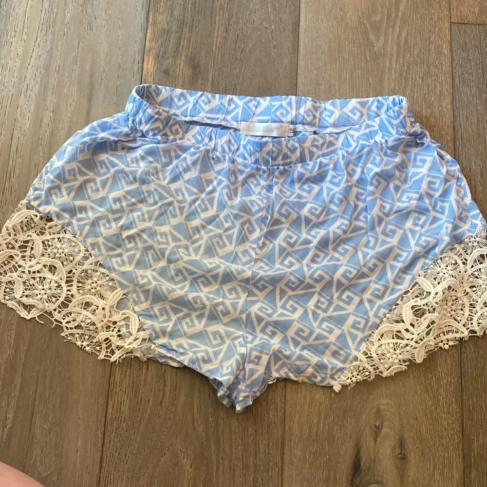 Women’s Blue and White Shorts in Size Size 12